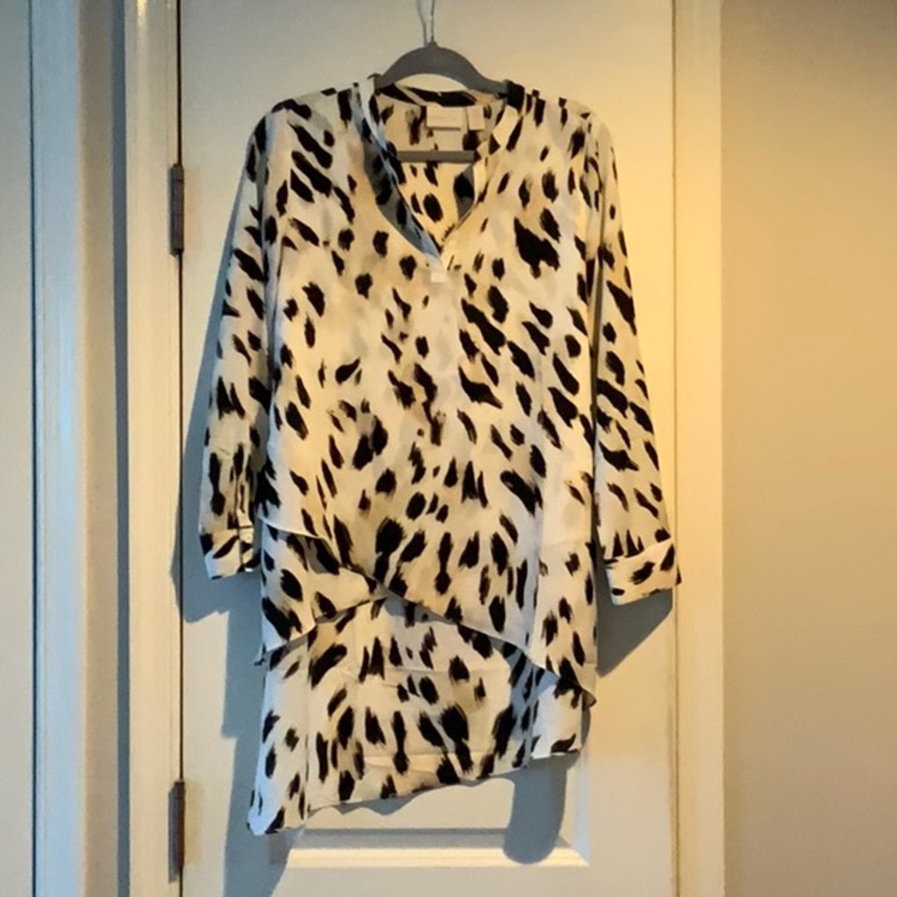 Chico’s High Low Leopard Print Top Size: 0